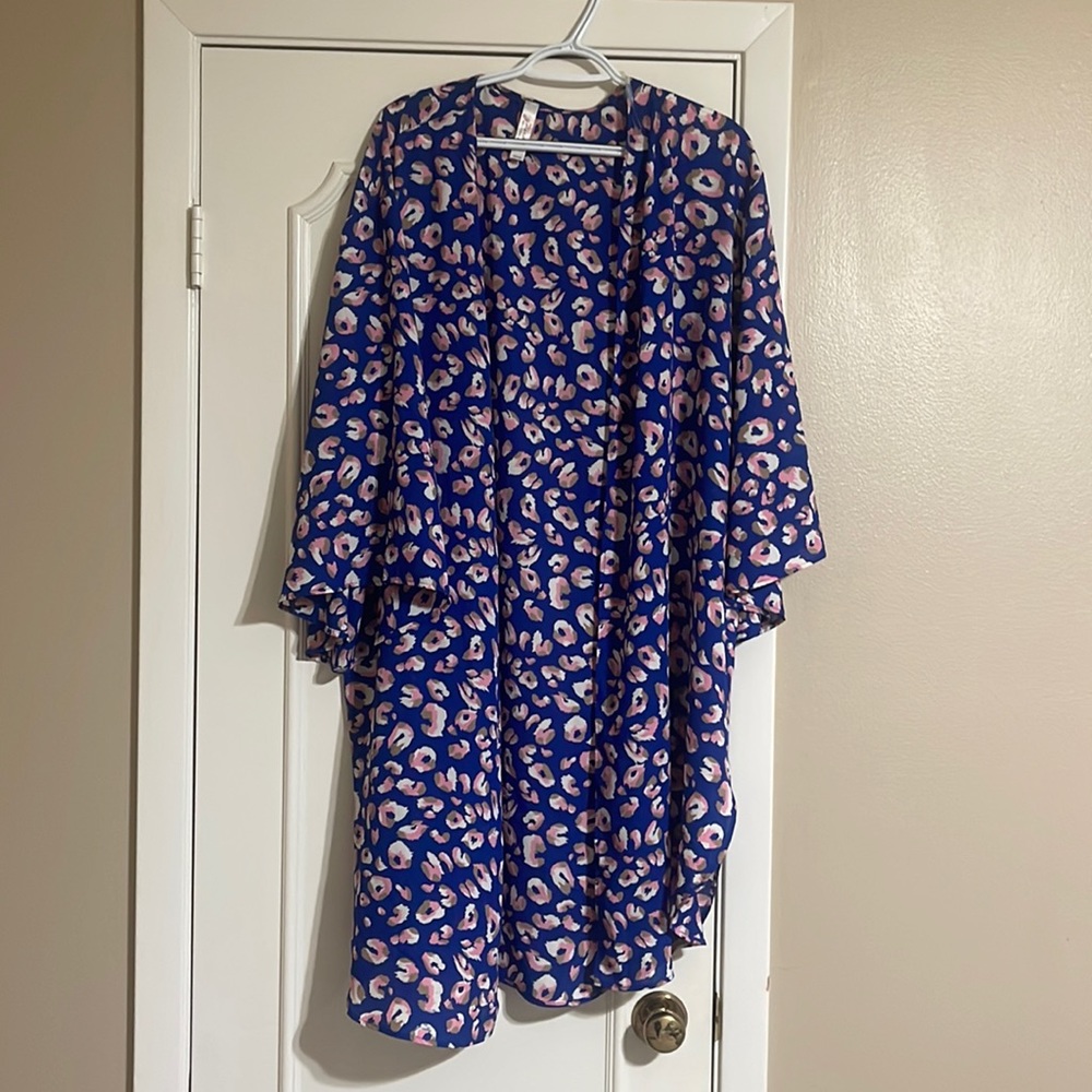 Blue leopard kimono